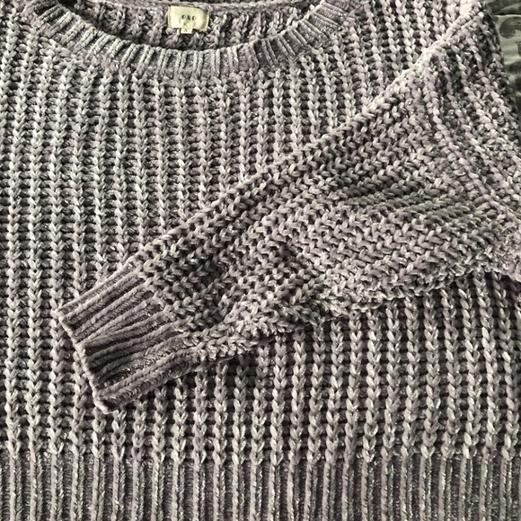 BEAUTIFUL AMAZINGLY SOFT CHENILLE KNIT SWEATER! - Picture 5 of 6
